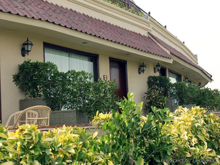 Dreamworld Resort, Hotel & Golf Course Karatschi Exterior foto