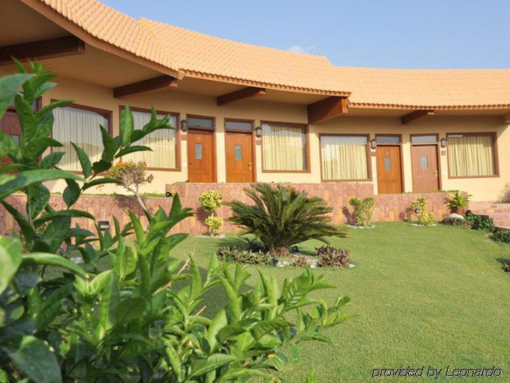 Dreamworld Resort, Hotel & Golf Course Karatschi Exterior foto