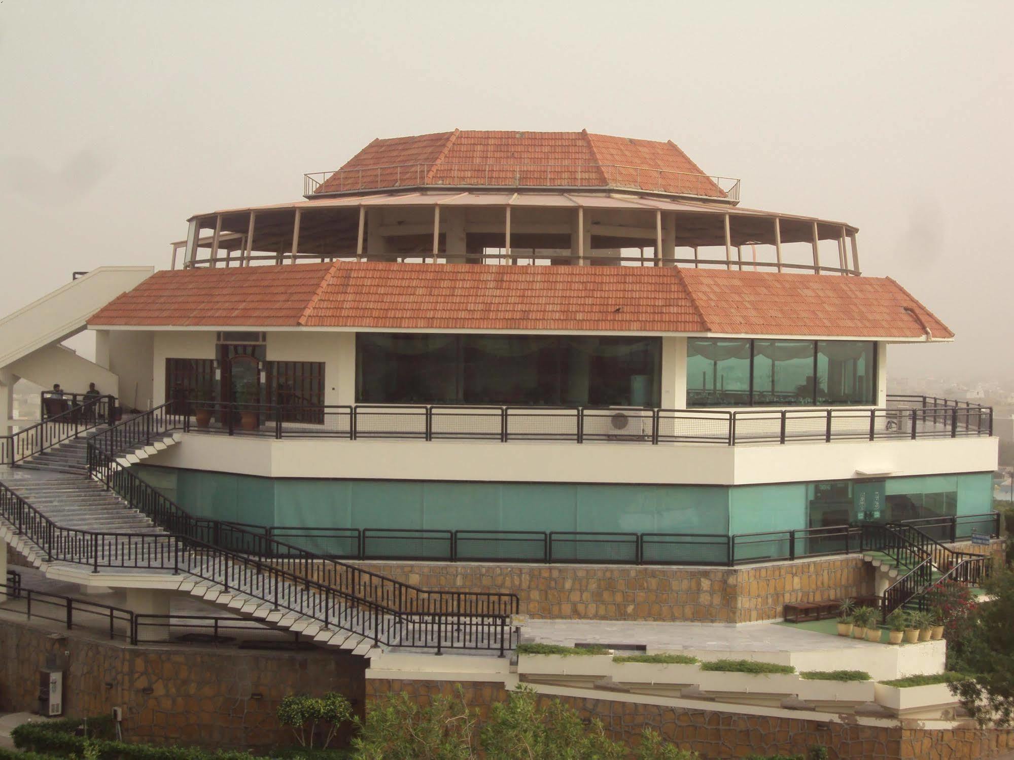Dreamworld Resort, Hotel & Golf Course Karatschi Exterior foto